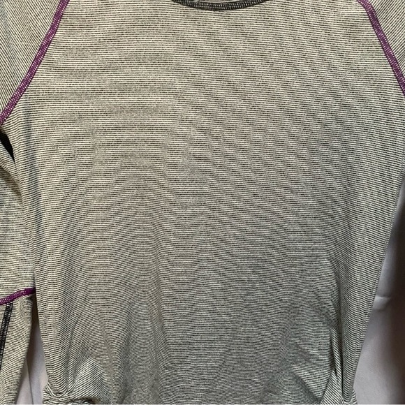 Lucy Tech Gray and Purple Long Sleeve Active Wear Ruched Top Size Extra Small - Picture 6 of 12